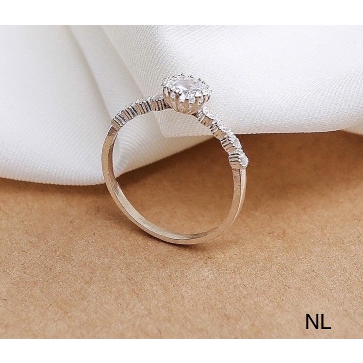 Nhẫn nữ bạc thật đính đá tròn nhỏ xinh - Kho sỉ bạc Nhất Linh