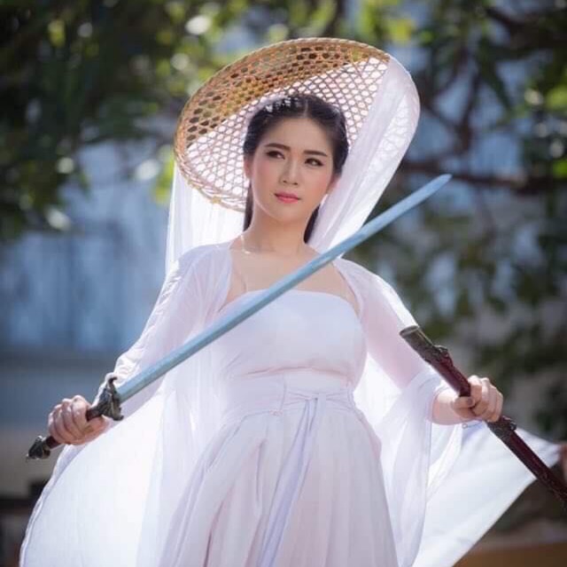 Mũ tre kiếm hiệp