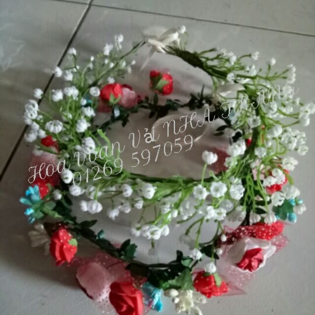 Vòng hoa kỉ yếu