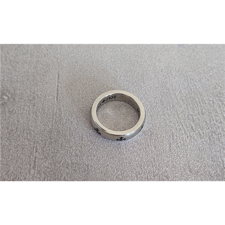 Nhẫn titan form bầu tròn họa tiết Iris Chrome hearts không gỉ MR2207