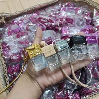 Chai lọ vỏ đựng tinh dầu treo xe hơi