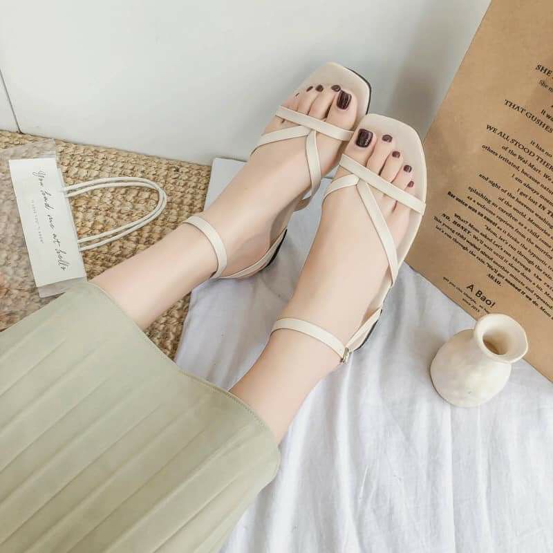 (có sẵn)giày size lớn nữ sandal big size 40 41 42 43 dây mảnh