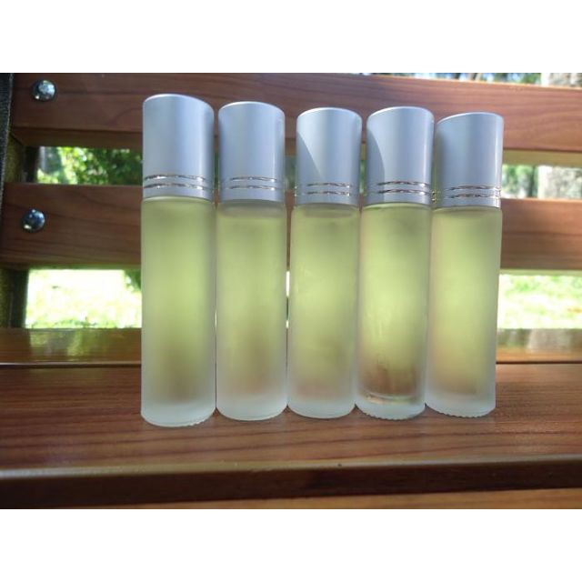 Lăn môi dầu dừa thơm xịn 10 ml GT047