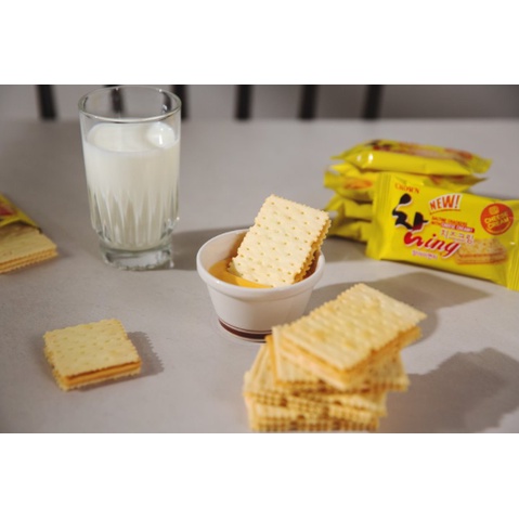 BÁNH QUY CRACKER PHÔ MAI CROWN 135G