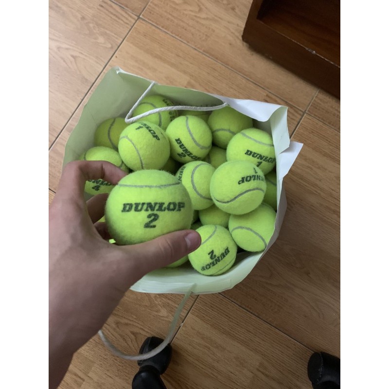 Bóng tennis cũ