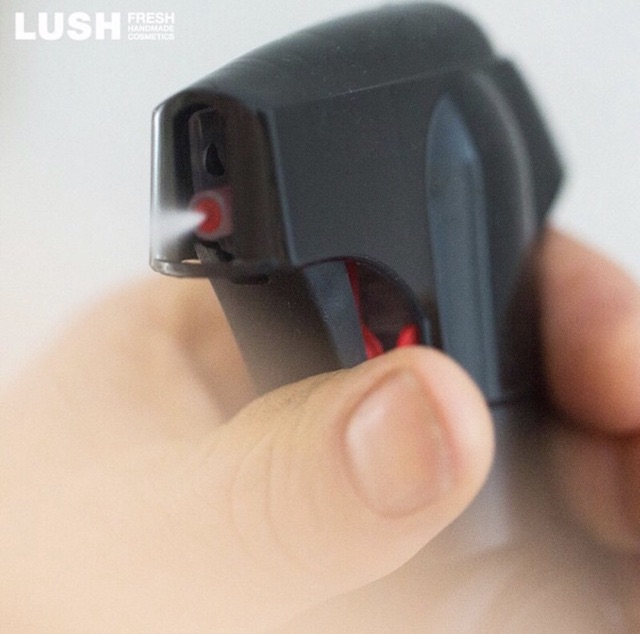 Xịt toàn thân LUSH - Dirty body spray | BigBuy360 - bigbuy360.vn