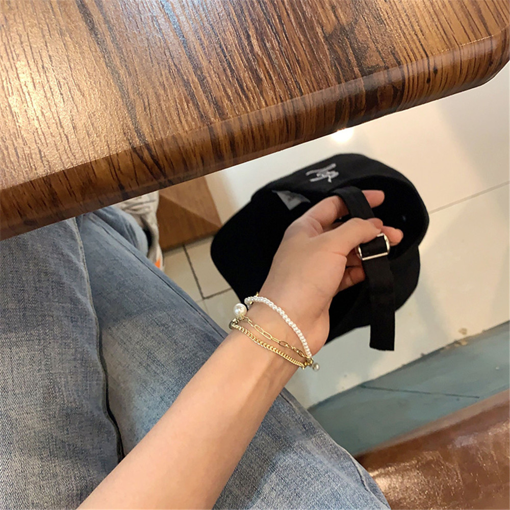 Vòng đeo tay đính ngọc trai nhân tạo thiết kế đơn giản sang trọng