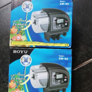 Máy cho cá ăn tự động