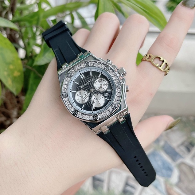 Đồng hồ đeo tay nam nữ cao cấp audermars piguet hàng chính hãng, với thiết kế sang trọng thu hút phái đẹp mọi góc nhìn
