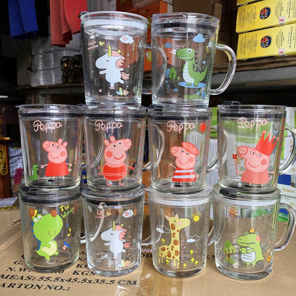 Ly nước, ly thủy tinh có vạch chia ml, hình ngẫu nhiên