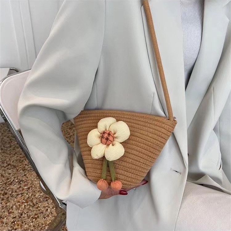 Phiên bản Hàn Quốc mới của chiếc túi đeo chéo một vai được ưa chuộng Túi dệt ngọt ngào và đáng yêu Túi xô đi biển kỳ nghỉ