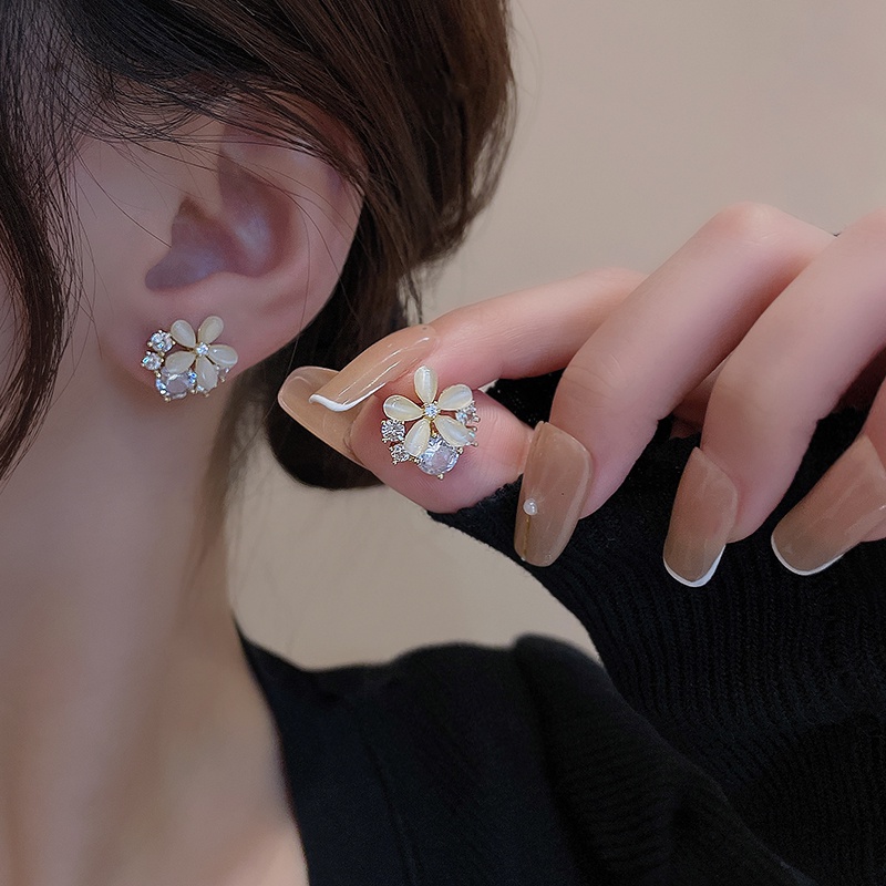 Khuyên Tai Hình Hoa Đính Đá Opal Phong Cách Thời Trang 2022 Dành Cho Nữ