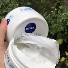 Kem dưỡng ẩm Nivea Soft 200ml của Đức