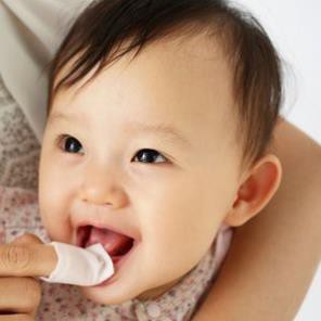 Khăn giấy lau răng Pigeon 42 miếng dành cho bé từ 6 tháng tuổi CHÍNH HÃNG   Không màu, không mùi an toàn cho trẻ