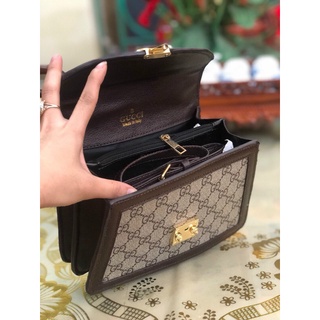 Túi xách nữ đeo chéo Gc pha sọc cờ