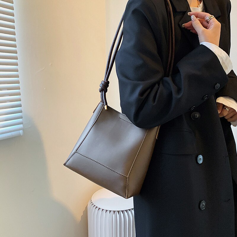Túi đeo chéo vai boston JASMIN NOIR bằng da PU đơn giản retro cho nữ