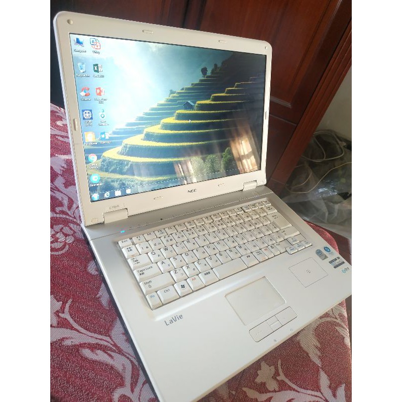 Laptop Nec nội địa Nhật Bản, trắng tinh khôi, core 2 duo ram 4G