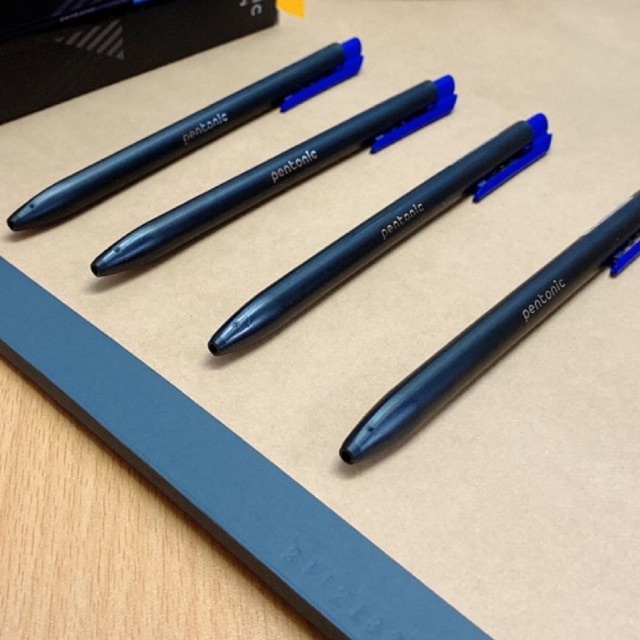 Bút bi bấm LINC Pentonic Switch Ngòi 0.7mm, viết trơn, nét đều, thân tam giác, cầm vừa tay, Ấn Độ