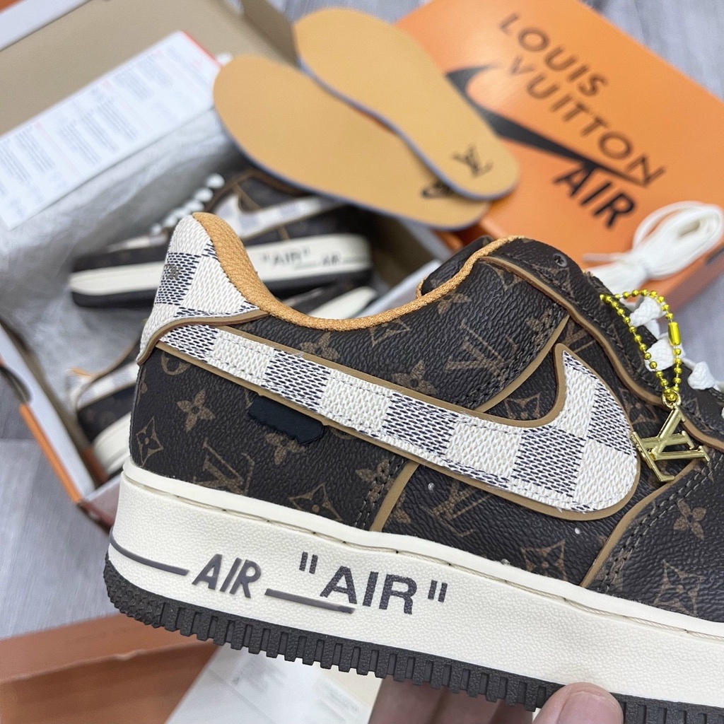 𝐆𝐢𝐚̀𝐲 𝐍𝐢𝐤𝐞 𝐀𝐢𝐫 𝐅𝐨𝐫𝐜𝐞 𝟏 𝐋𝐨𝐰 𝐱 𝐋𝐨𝐮𝐢𝐬 𝐕𝐮𝐢𝐭𝐭𝐨𝐧 𝐌𝐨𝐧𝐨𝐠𝐫𝐚𝐦 𝐁𝐫𝐨𝐰𝐧, 𝐀𝐅𝟏 𝐋𝐕 𝐋𝐨𝐮𝐢𝐬 𝐕𝐮𝐢𝐭𝐭𝐨𝐧 𝐓𝐫𝐚̆́𝐧𝐠, LV GREEN WHITE XANH LÁ LAI AU