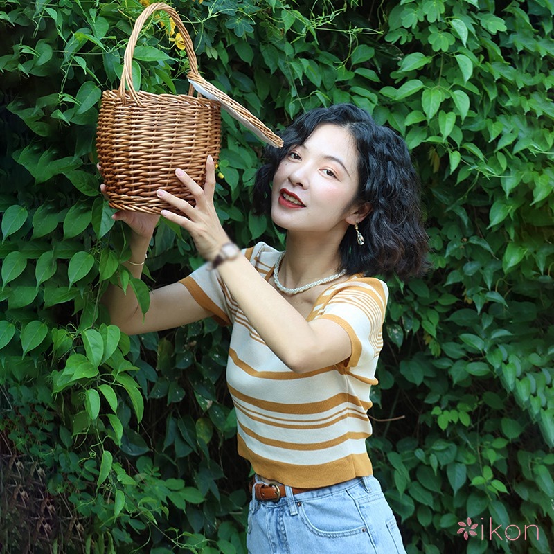 Áo Thun Nữ Ngắn Tay Cổ Tròn Sọc Ngang Thời Trang