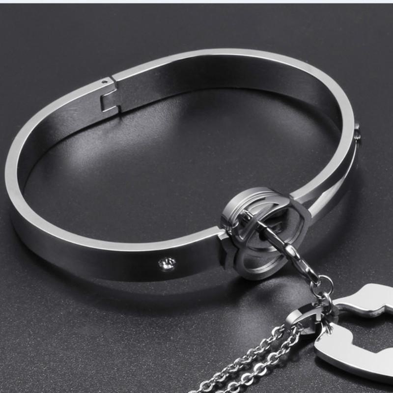 Set 2 Vòng cổ/Vòng Tay Mặt Ổ Khóa Trái Tim/ Chìa Khóa Bằng Thép Không Gỉ Màu Bạc Thời Trang Dành Cho Các Cặp Đôi