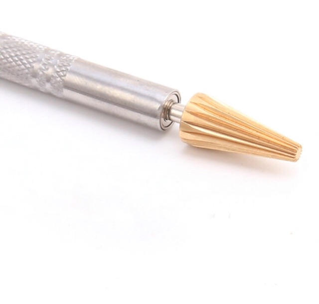 Que sơn cạnh đầu có con lăn