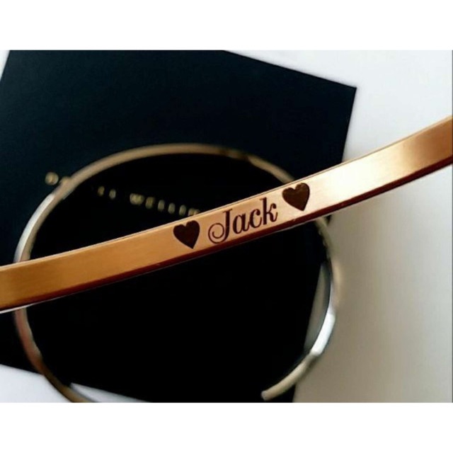 VÒNG TAY TITAN BẢNG NHỎ KHẮC CHỮ JACK