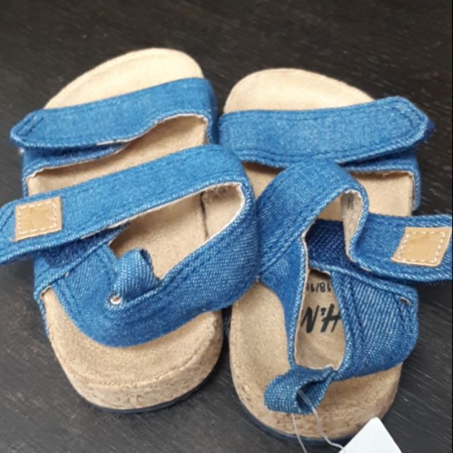 Giày H&M bé trai size 18/19
