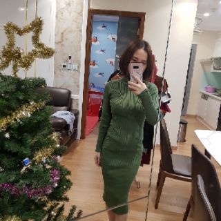 Váy len body cổ cao