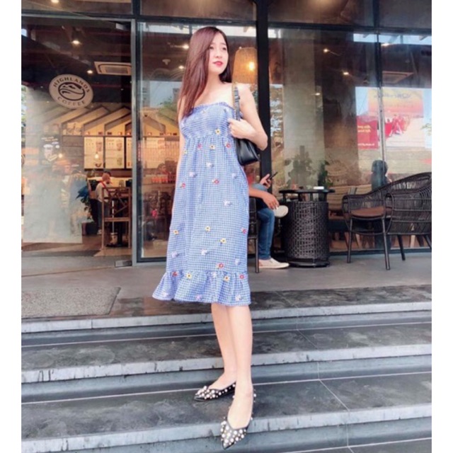 Đầm xoè caro xanh nhúng thân thêu hoa