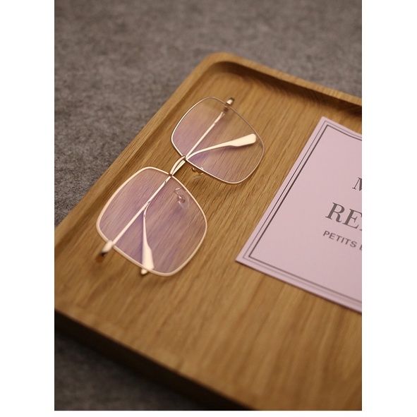 Kính mặt vuông gọng sắt