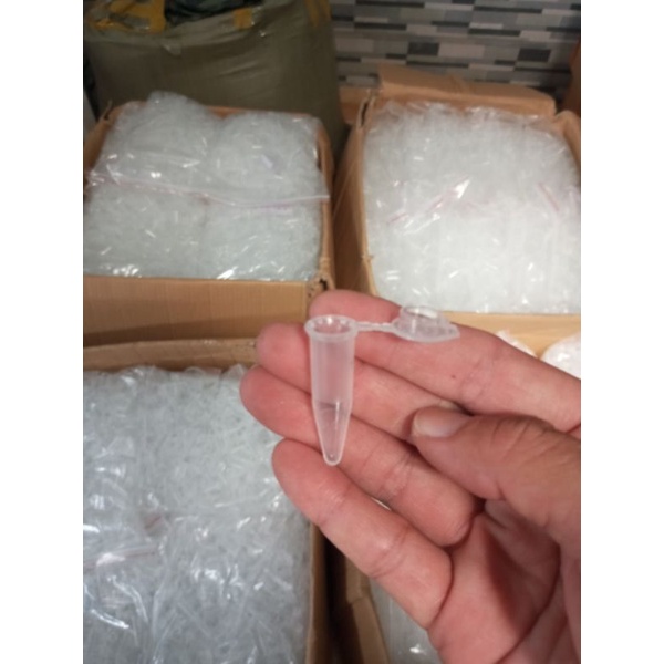Combo 100 ống nhựa có nắp đóng như hình dùng trong bộ KIT liệu trình PRP ở spa, giá 70000 đồng.