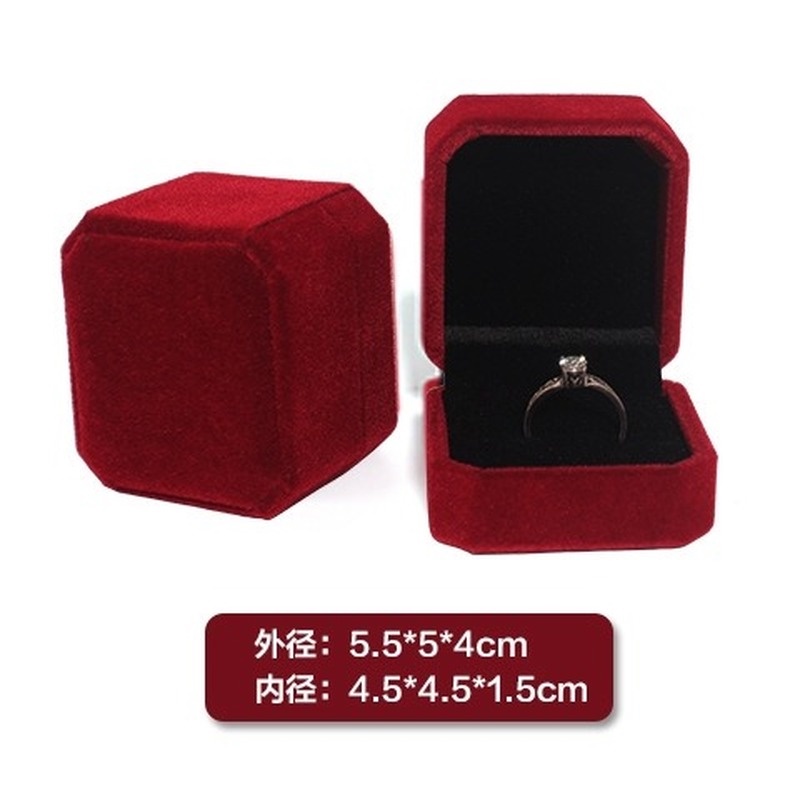 Hộp nhung trưng bày trang sức tiện dụng