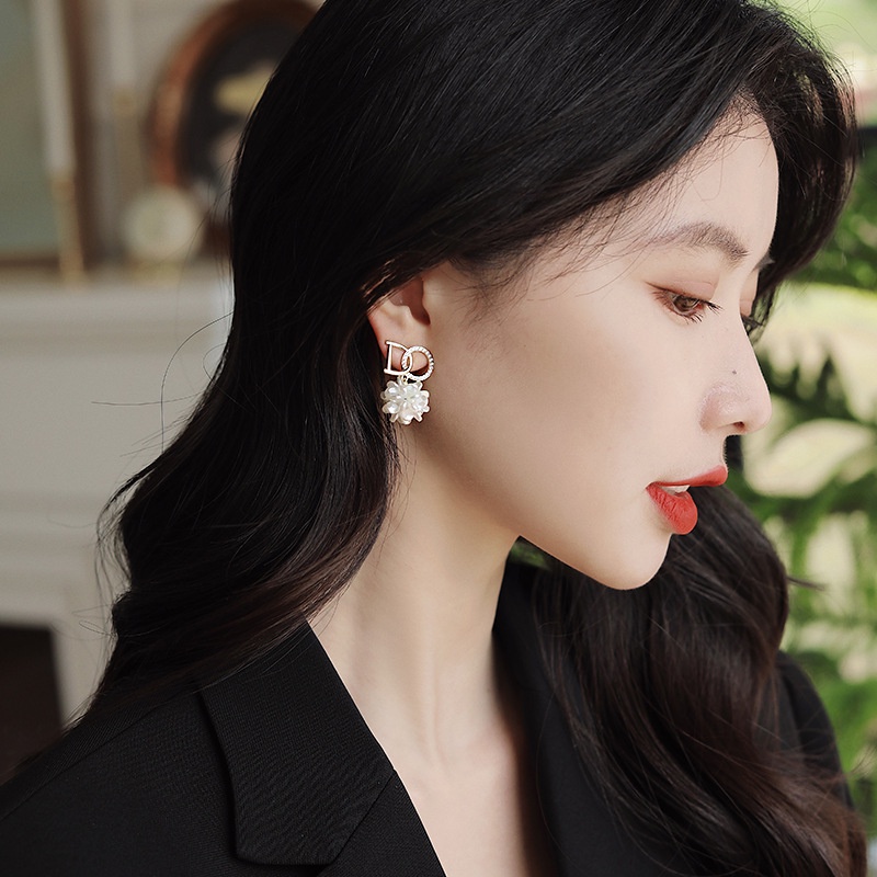 Bông tai nữ thương hiệu DO thả hoa trắng TB446 TOBI STORE