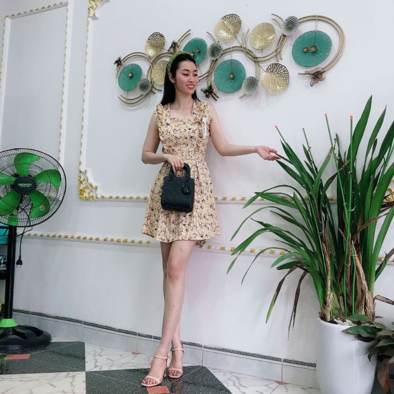 Đầm nữ cổ vuông chất liệu lụa 100D siêu mát (kèm quần đùi) | BigBuy360 - bigbuy360.vn