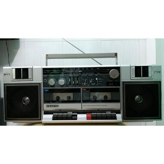 Radio cassette sanyo m w220 đồ cũ nghe hay ok 100%