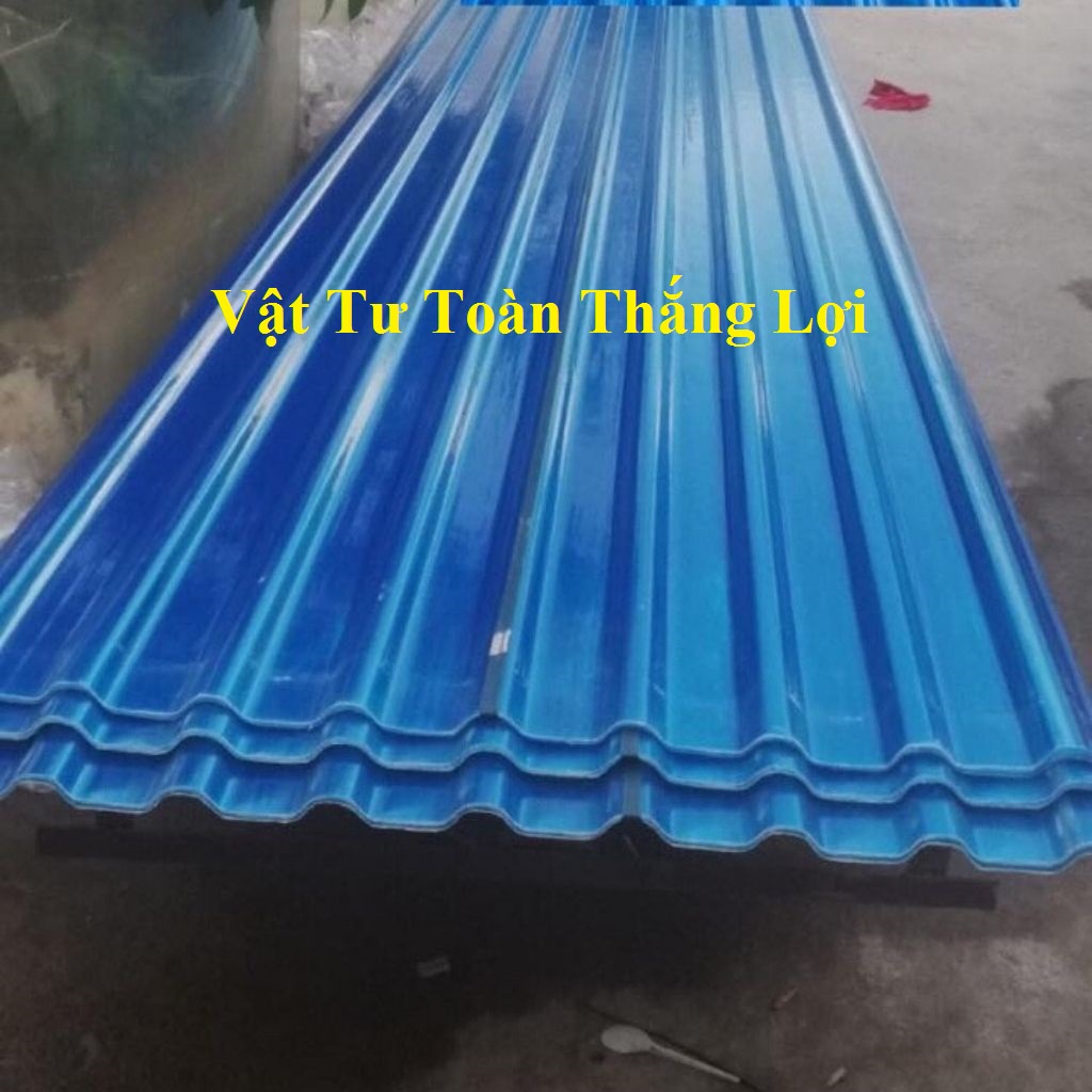 ( Khổ rộng 1.07m x dài 2m x 4 dem x từ 2 đến 10 tấm ) Tôn nhựa dạng sóng màu trắng/ màu Xanh lấy ánh sáng che mưa