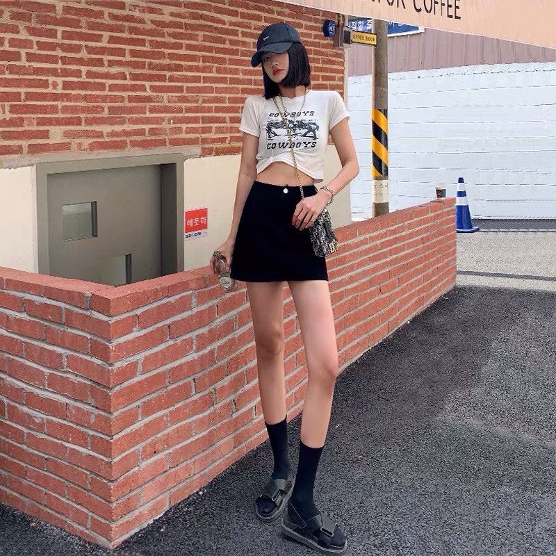 Áo thun croptop in chữ Weekeep