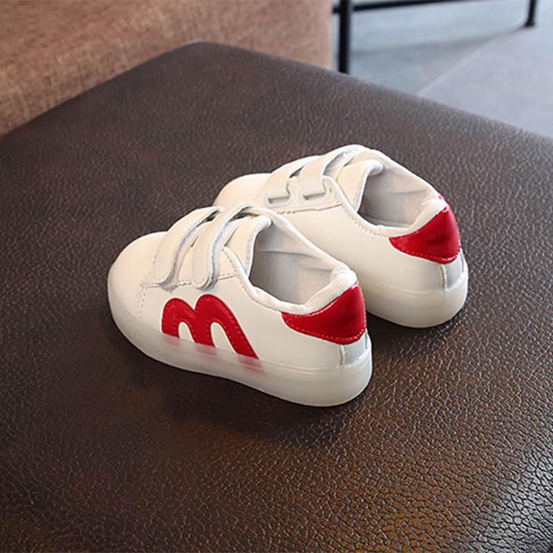 Giày thể thao có đèn LED Unisex cho bé