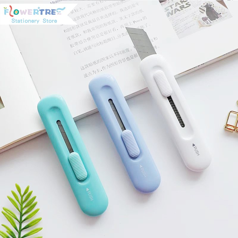 1 Dụng Cụ Cắt Giấy Di Động Hình Hoa Dễ Thương