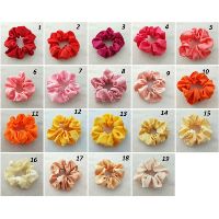 Cột tóc scrunchies cute