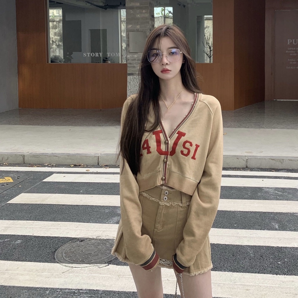 Bộ áo khoác cardigan dệt kim cổ V và chân váy dáng rộng phong cách Hong Kong retro 2021 thời trang mùa thu (Có bán lẻ)