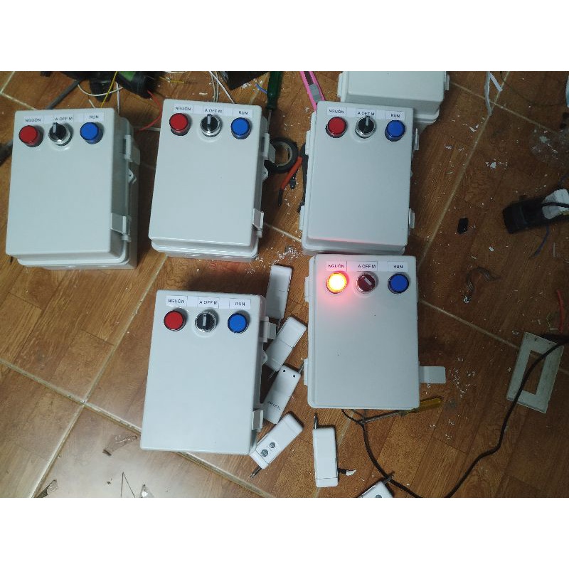 Tủ điện điều khiển từ xa cho máy bơm ,máy rữa xe 3 pha