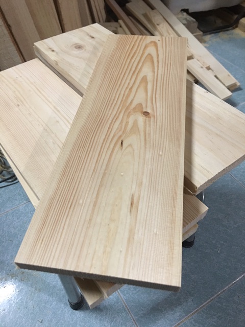 Tấm gỗ thông mặt lớn dài 50cm, rộng 29cm, dày 1.8cm dùng làm bàn cafe mini, trang trí, decorde các kiểu