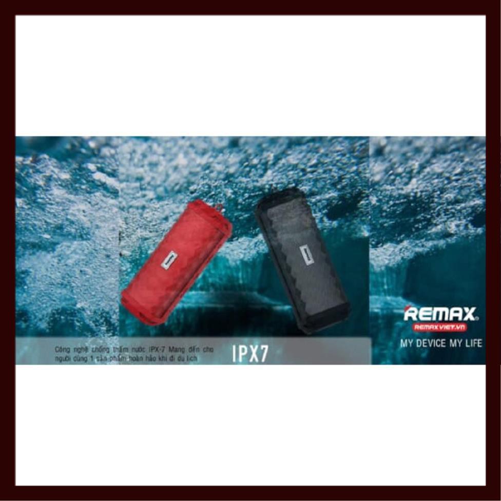 Loa Bluetooth xách tay chống nước Remax RB-M12