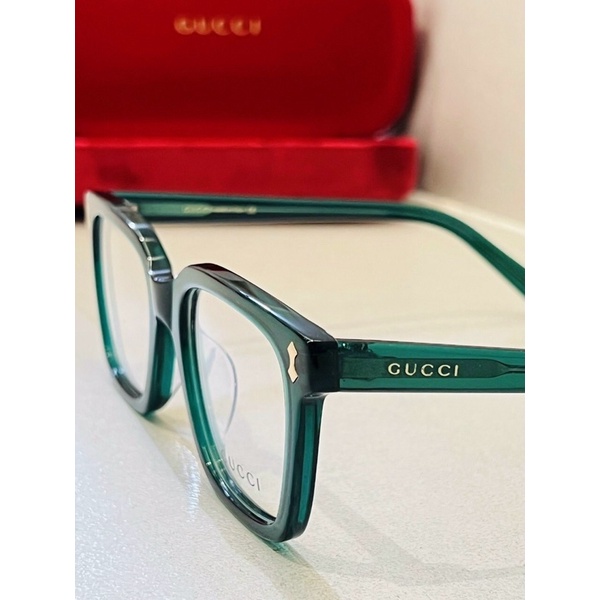 Mắt kính g ucci màu xanh ve chai