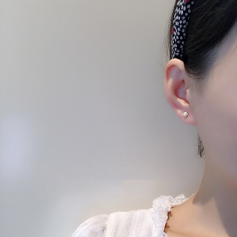 Khuyên Tai Tròn Viền Vàng Đính Ngọc Trai Phong Cách Hàn Quốc