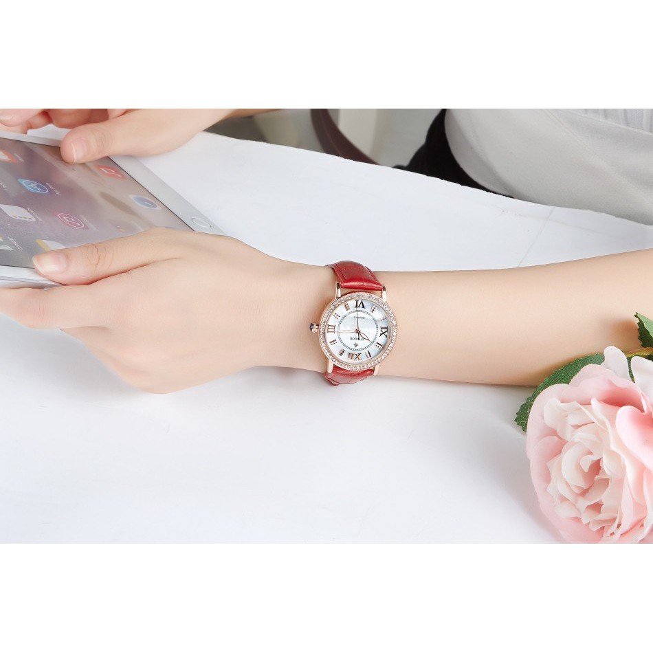 ĐỒNG HỒ NỮ WWOOR 8807 DÂY DA CAO CẤP,VIỀN ĐÁ SANG TRỌNG