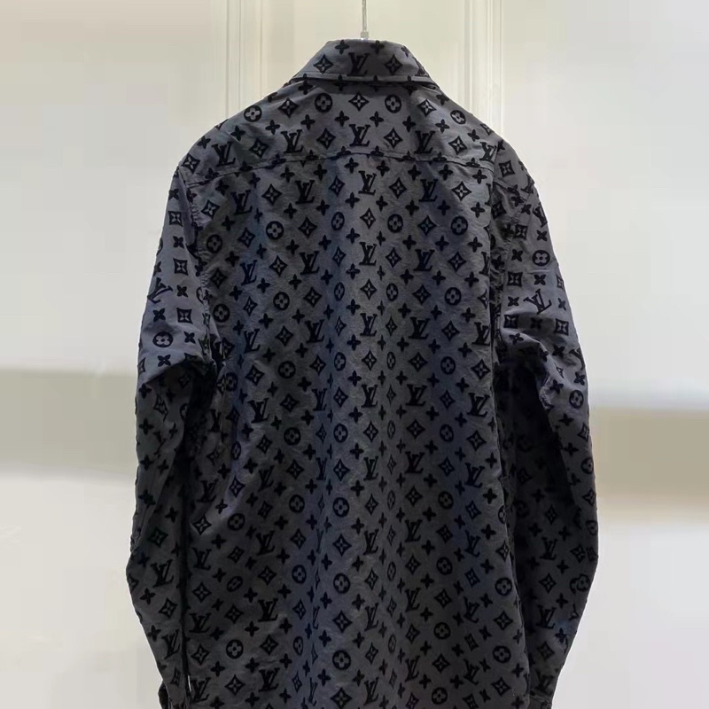 Áo sơ mi nam họa tiết chữ nhỏ thương hiệu Louis Vuitton LV cao cấp