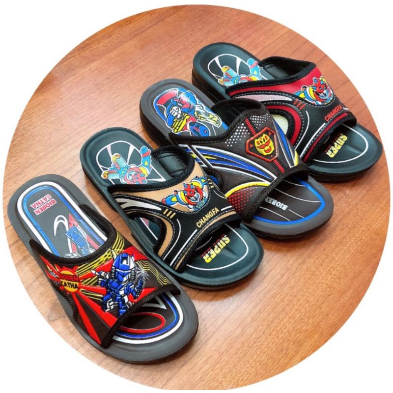 Dép siêu nhân bé trai